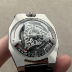 Urwerk UR-100 SpaceTime : la montre qui vous rappelle que vous voyagez dans l’espace