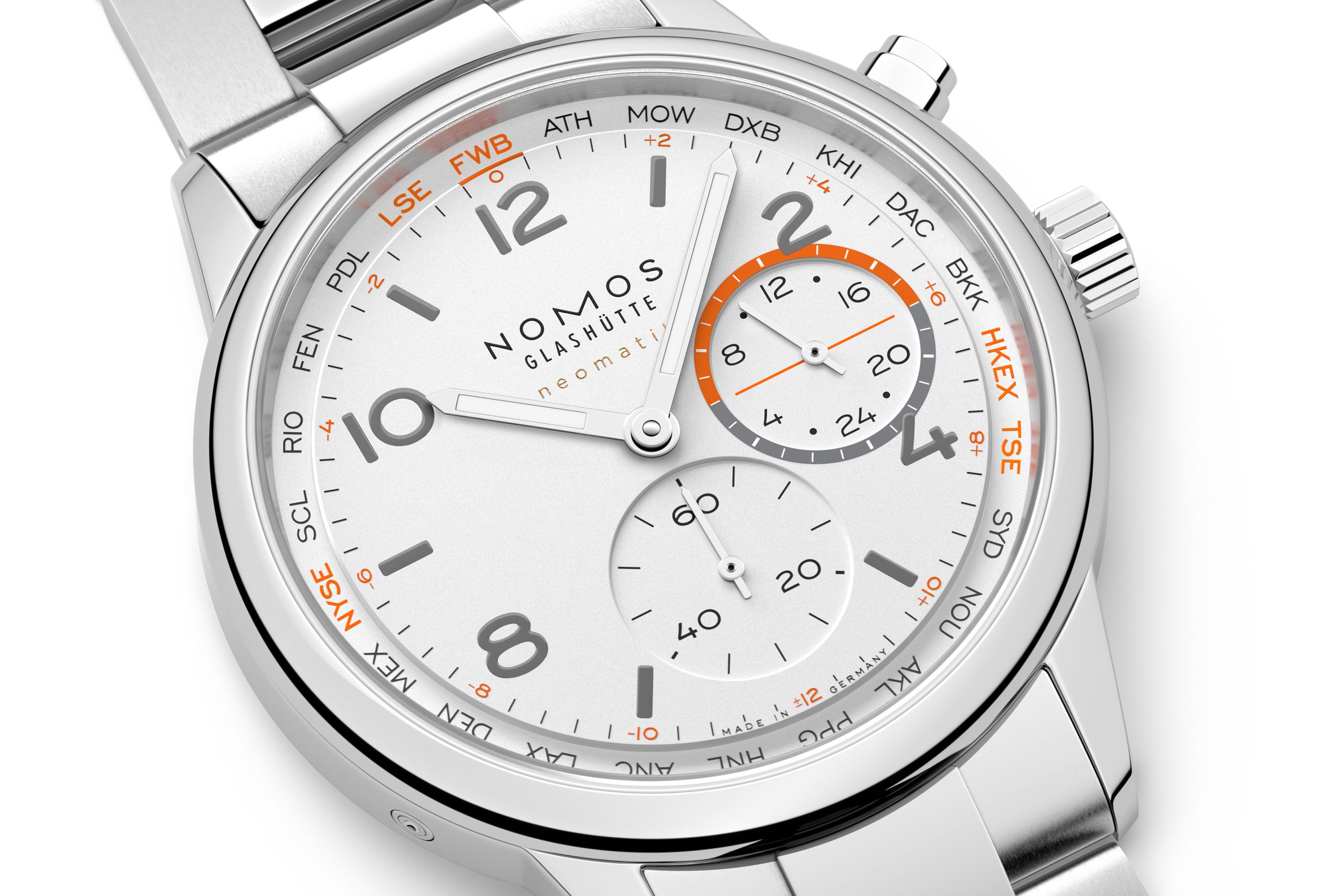 Gros plan sur le cadran de la NOMOS Club Sport neomatik Weltzeit