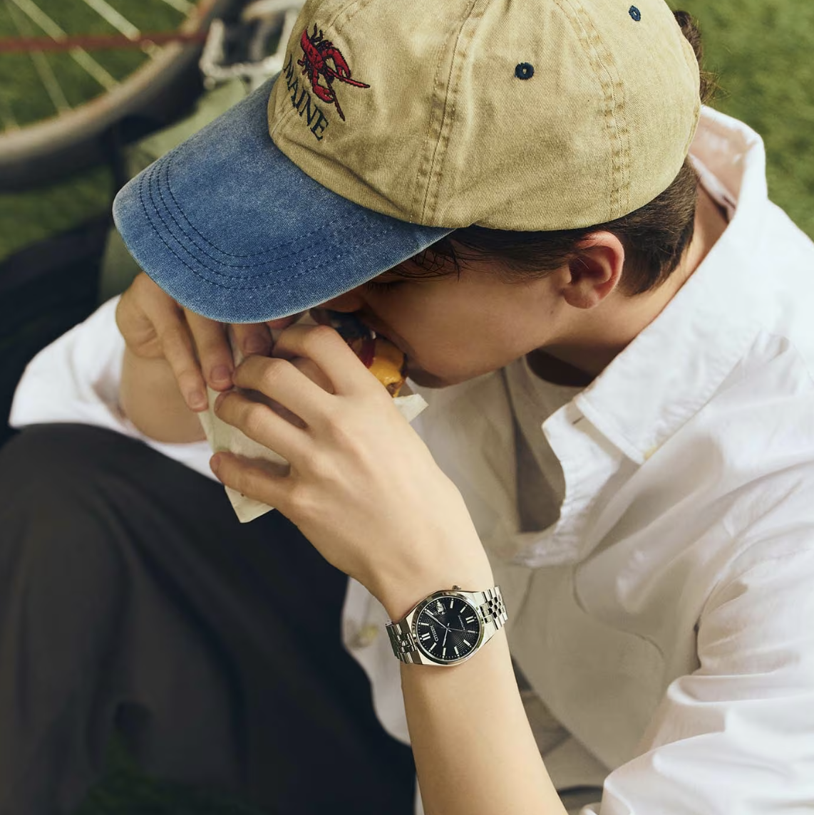 Citizen Tsuyosa 60 automatique à cadran noir portée au poignet