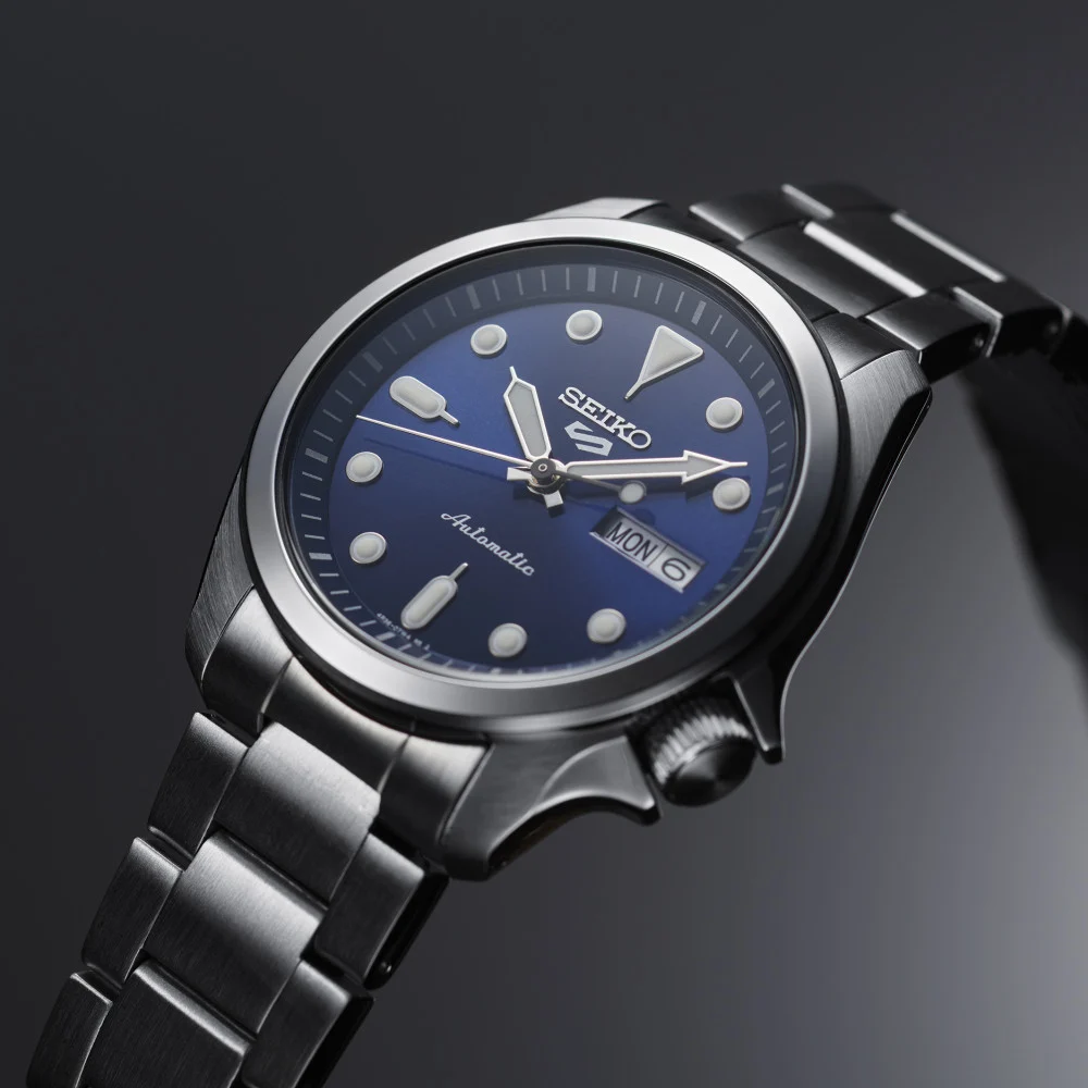 Seiko 5 Sports SRPE53K1 automatique avec cadran bleu et bracelet acier