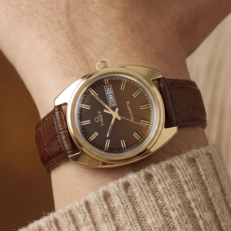 Timex 1978 Day-Date Fumé Reissue : une montre vintage à 209 € qui ne manque pas de charme